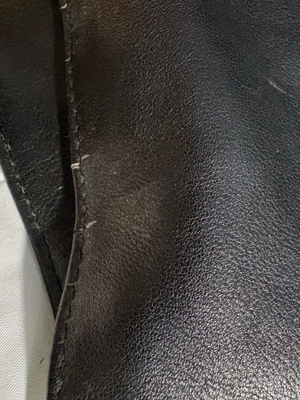 Vintage Gucci Black Leather Shoulder Bag with Bamboo Handle - Picture 7 of 7